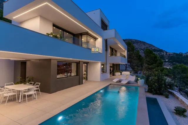 VILLA MODERNA CON PISCINA Y VISTAS AL MAR EN LA SIERRA DE ALTEA — 5