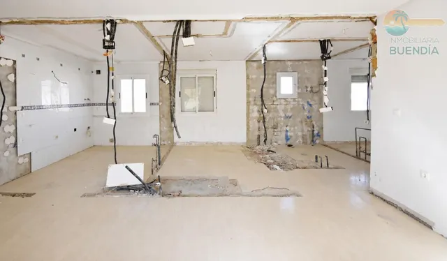 CASA EN CAMPOSOL EN PROCESO DE REFORMA CON PISCINA PRIVADA - foto 3