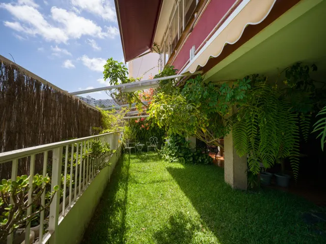 Chalet independiente junto a Paseo de Chil, con jardín, ascensor y vistas a la bahía — 13