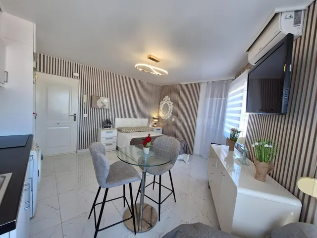 Estudio moderno en Torrevieja, ideal para disfrutar del mar - foto 2