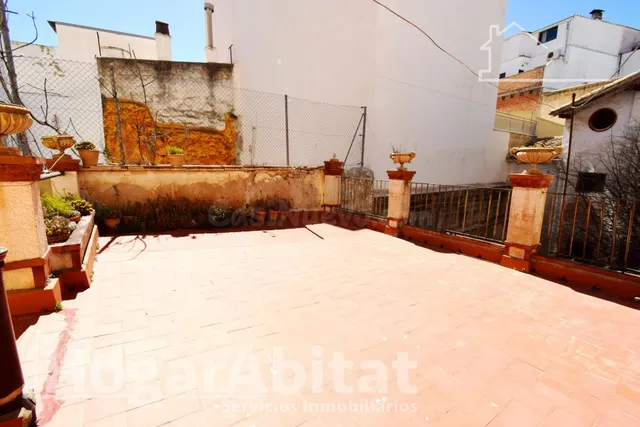 ¡OPORTUNIDAD DE INVERSIÓN! AMPLIA CASA CON GRAN TERRAZA Y BA - foto 5