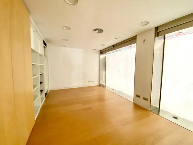 Alquiler de local o nave en Avenida Condes de San Isidro - foto 5
