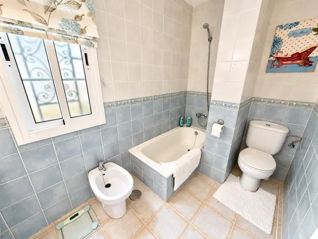 ## Ático de 2 dormitorios con gran terraza, vistas al mar y amplio garaje en La Finca, Chayofa — 24