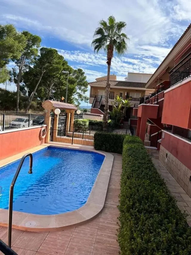 Gran bungalow en Orihuela: 2 hab, 1 baño — 6