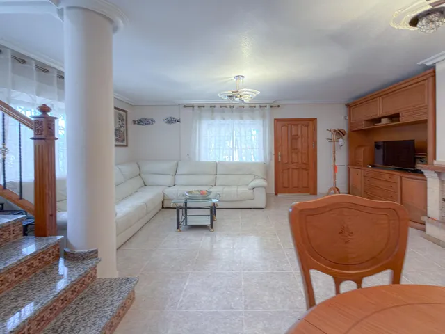Orihuela Costa! Impresionante Villa Mediterránea con generosa parcela y amplias terrazas + Solarium privado con increíbles vistas panorámicas — 30