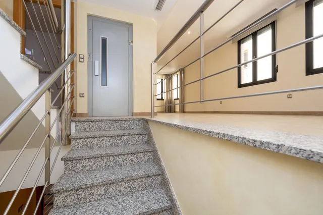 Casa exclusiva junto a Acera del Darro. Pleno centro de Granada. Seminueva y con ascensor propio — 5