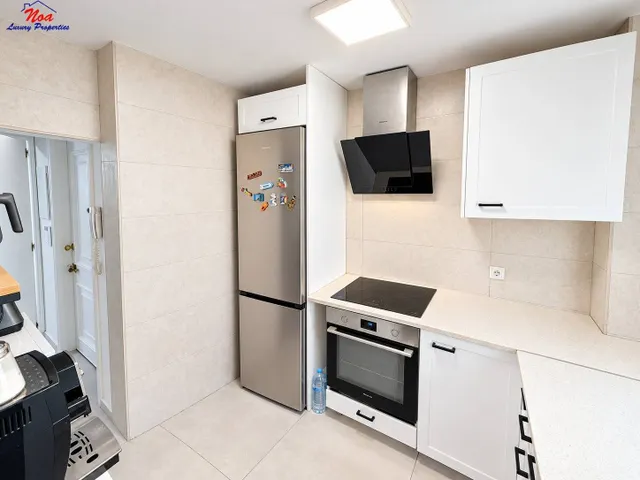 Apartamento reformado y amueblado con terraza a 300 metros de la Playa de la Rada, Estepona — 11