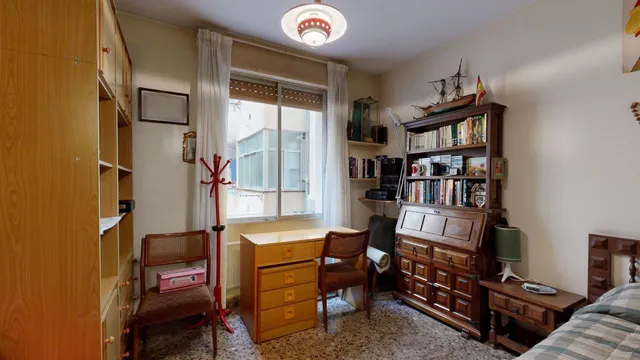 Amplia Vivienda en Avenida César Augusto con Garaje — 17