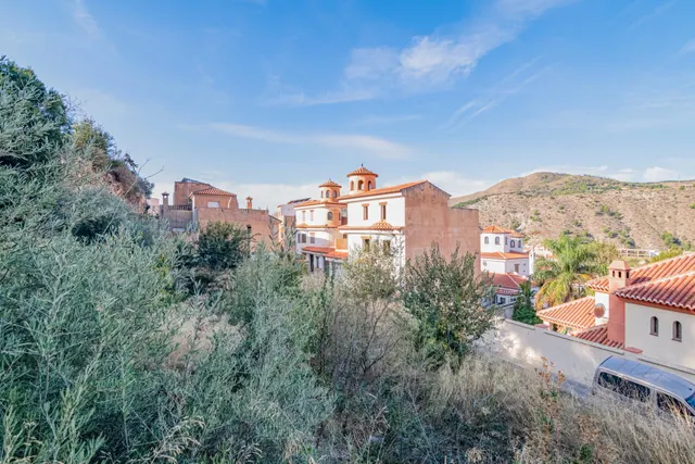 Oportunidad Única: Terreno Urbano en Vélez de Benaudalla - Costa Tropical — 29