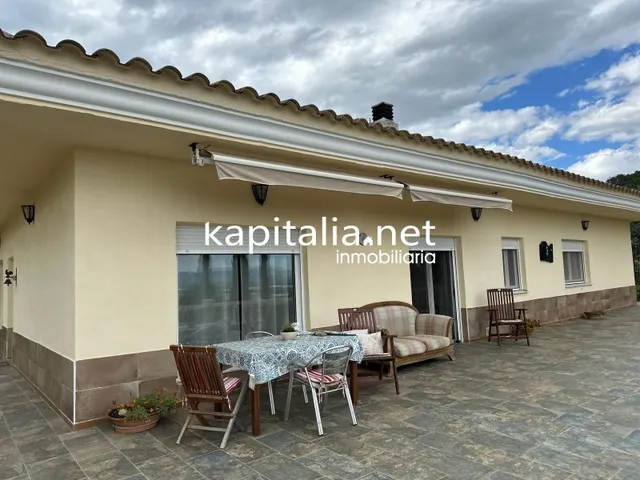 Chalet a la venta en L´Olleria (Valencia) — 33