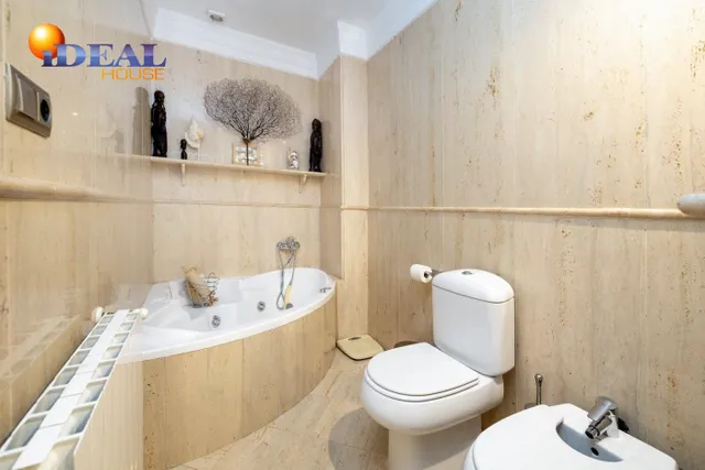 FANTASTICA CASA EN PLAZA DE LOS LOBOS — 45