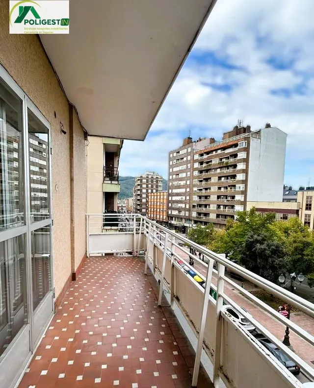 Amplio y Luminoso Piso en la Alta de Ponferrada — 8