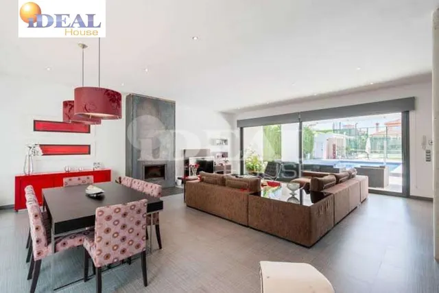 Ref.: A8488G7. Increible chalet de lujo y diseño, parcela 1500 m2,  piscina propia, pista de padel. — 14