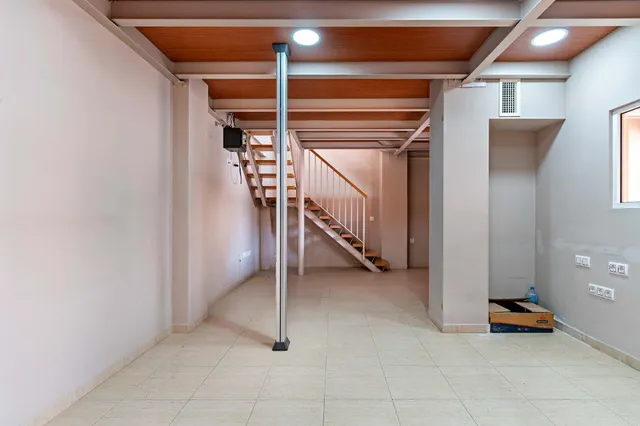 ¡OPORTUNIDAD DE LOCAL COMERCIAL Y OFICINA EN LA PLAZA MAYOR DE EL EJIDO! — 8