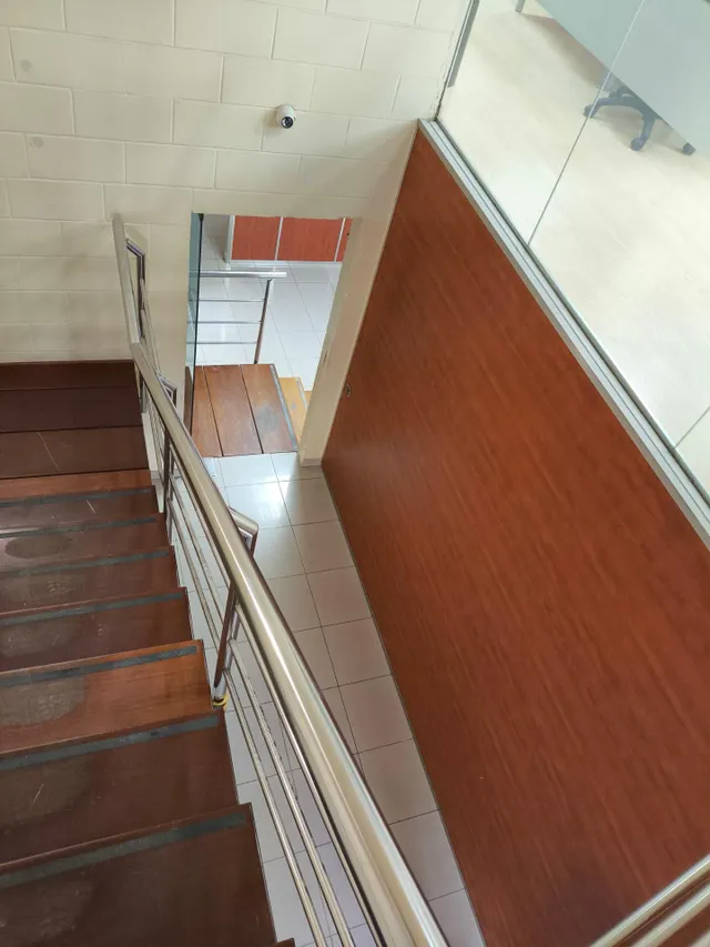 Tu espacio profesional con luz natural en el corazón industrial de El Masnou — 8