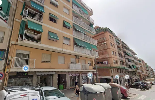 SE VENDE piso OKUPADO en Coll I Pujol Nº 190 Badalona (Barce - foto 3