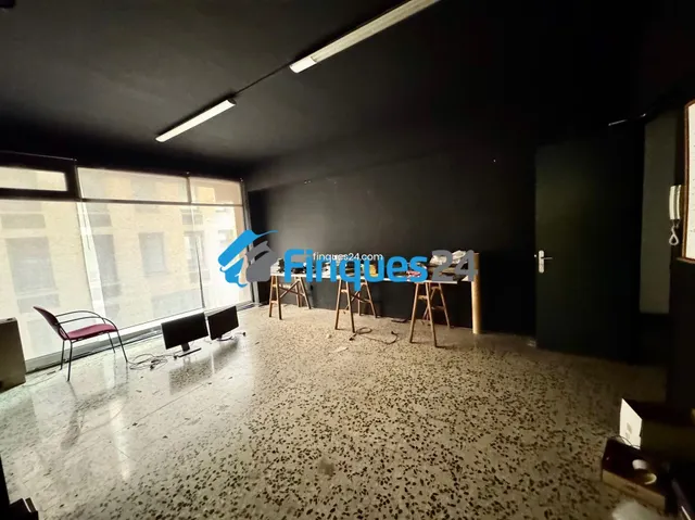 Local Economico en Alquiler — 24