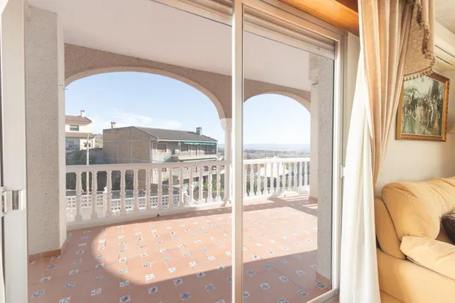 Amplio Triplex en Vega de Granada: Tu Nuevo Hogar Espera por Ti — 10