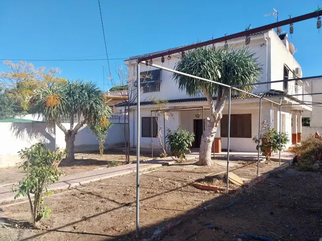 Vivienda con amplia parcela en Costabella — 37