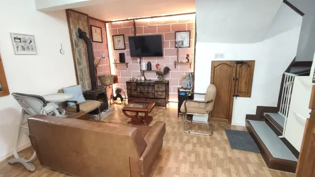 Casa reformada con terraza, finca de 750 m2 y cuadra, con vistas al Aramo — Morcín — 3