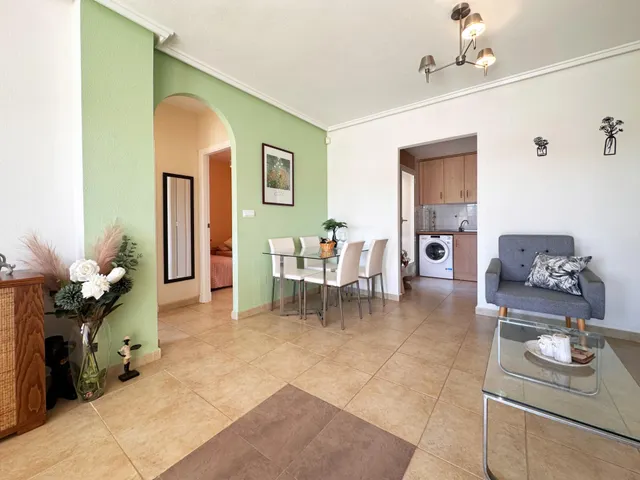 Encantador bungalow en esquina con jardín privado y vistas a la piscina — 15