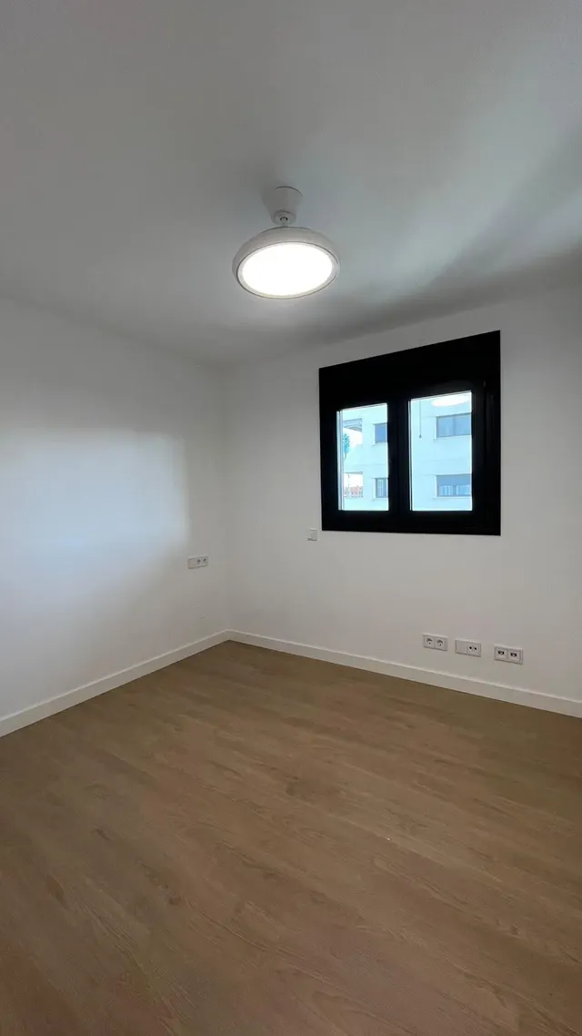Alquiler de obra nueva con cocina con isla, balcón y piscina comunitaria — 16