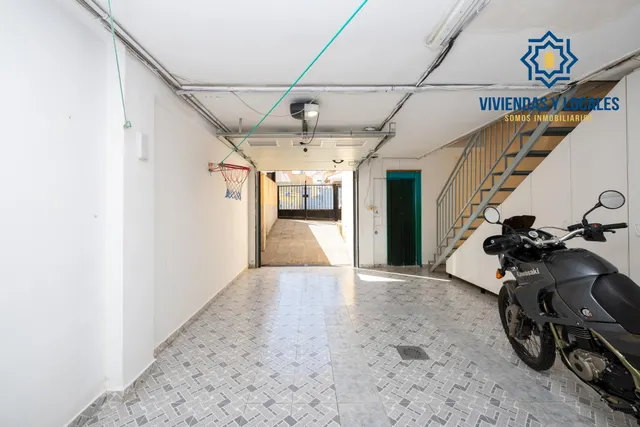 AMPLIA Y PRECIOSA CASA LISTA PARA ENTRAR A VIVIR!! — 24
