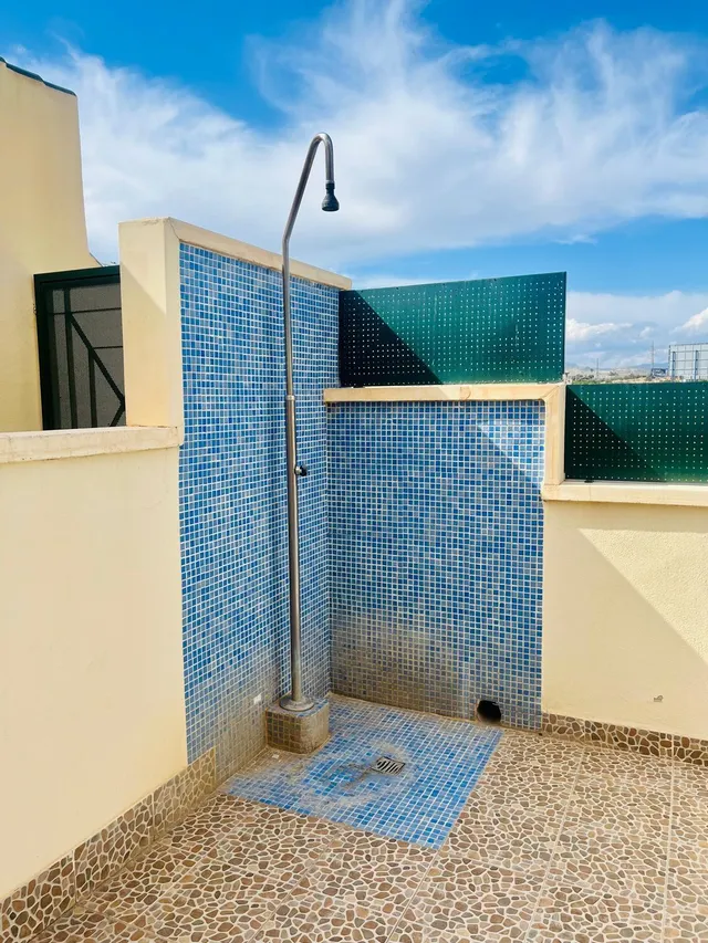 Estupendo triplex en zona campo de futbol — 36