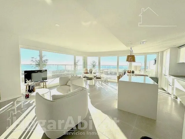 ¡Espectaculares vistas del mar! Ático de lujo en residencial - foto 5