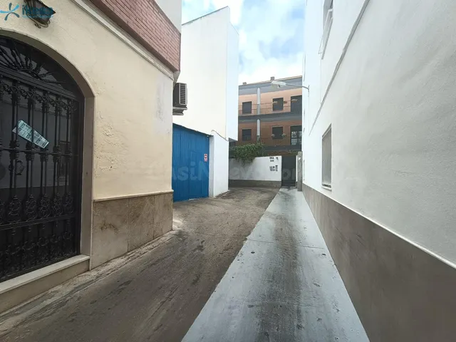 Plaza de garaje en el centro de Lucena (Córdoba) - foto 4