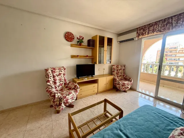 APARTAMENTO CON POSIBILIDAD DE OBTENER LICENCIA TURISTICA. 2 habitaciones + PISCINA — 11