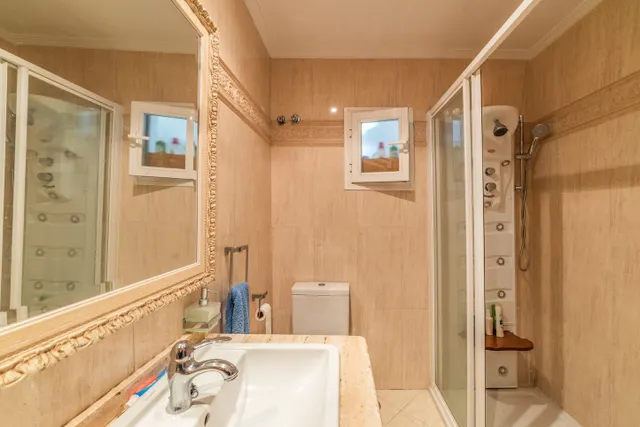 Piso reformado con piscina y garaje — 30