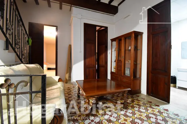 REFORMADO Y AMPLIO CON TECHOS ALTOS, PISCINA Y MUCHO ESTILO ¡TE ENCANTARÁ! — 8