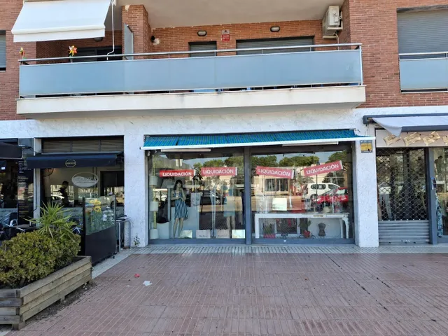 Local comercial con salida de humos y 180 m2 de exterior pri - foto 3