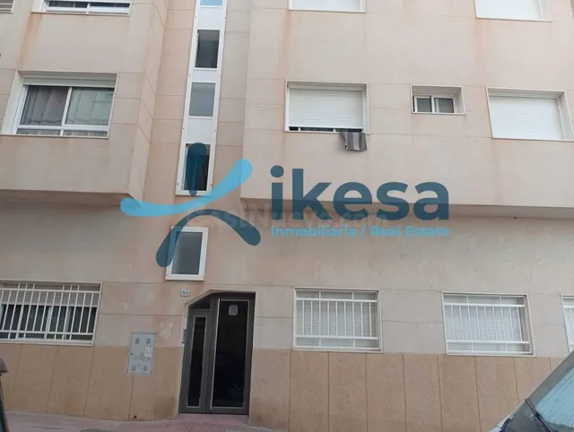 VENTA DE PISO EN GARRUCHA (ALMERÍA) - foto 2