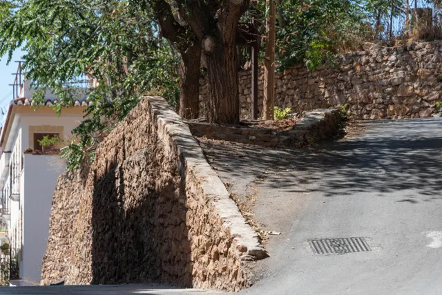 CASA CON GARAJE EN EL CENTRO DE LANJARÓN — 16