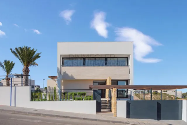 VILLAS DE LUJO DE OBRA NUEVA A 2 MINUTOS ANDANDO A LA PLAYA  - foto 2