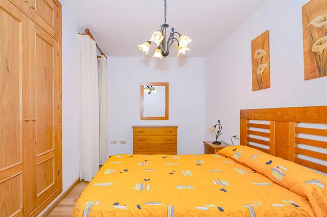 ¡TRES DORMITORIOS, GARAJE Y LISTO PARA ENTRAR A VIVIR! — 23