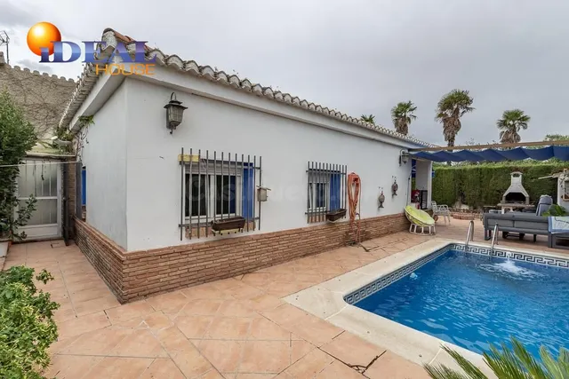 Casa con piscina en urb los chopos - Las Gabias — 3