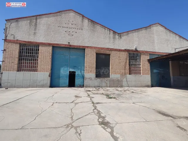 Amplia Nave Industrial sobre parcela de 2.500 metros en Alqu - foto 5