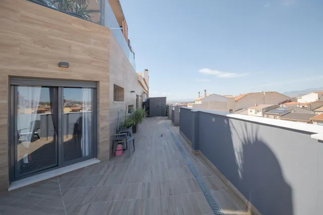 Ático dúplex con piscina en Maracena — 44