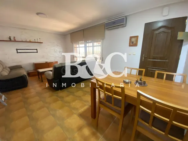 Dúplex con piscina comunitaria, garaje privado y vistas al m - foto 3