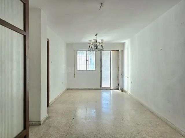 Luminoso piso  con ascensor en el Zaidín, ¡ideal para inversores! — 5