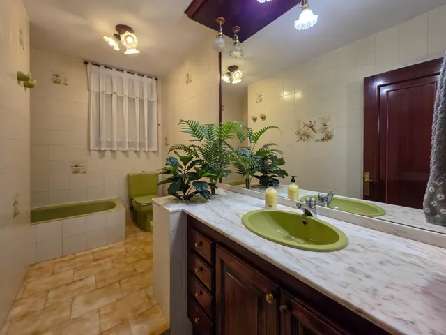 CASA DE 2 PLANTAS CON APARTAMENTO Y JARDIN — 7