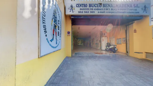 Gran local comercial de 1295m2 en Benalmadena — 26