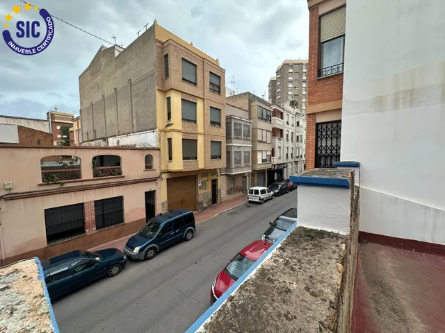 Local comercial o terreno de edificación para promover 5 viviendas y trasteros junto en la Avda. Lidon de Castellón — 37