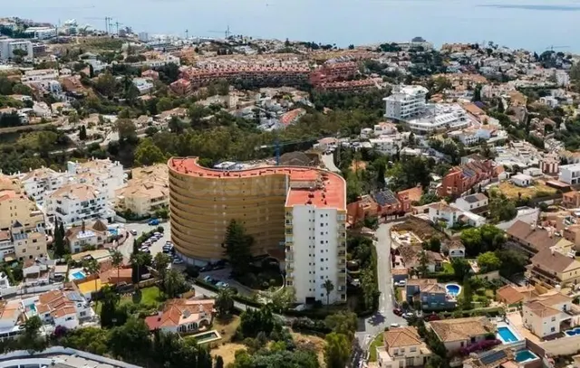 Local distribuido en trasteros . Construidos recientemente,  - foto 5