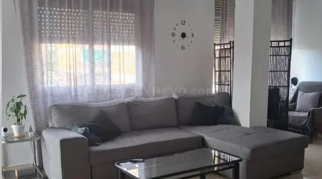 Piso reformado de 3 habitaciones con balcón y vistas al parque, junto al Hospital General — 2