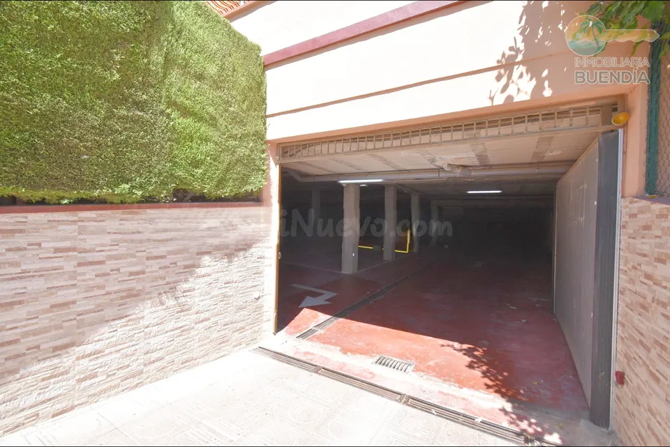 Plaza de garaje en residencial bahia real - el alamillo