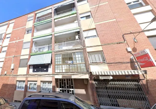 Se vende piso OKUPA en Calle Benet Margarit 18 de Olesa de M